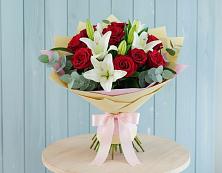 Букет цветов из:  Лилии и Розы в Канаш