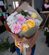 Букет цветов из:  Герберы, Розы и Хризантемы в Канаш