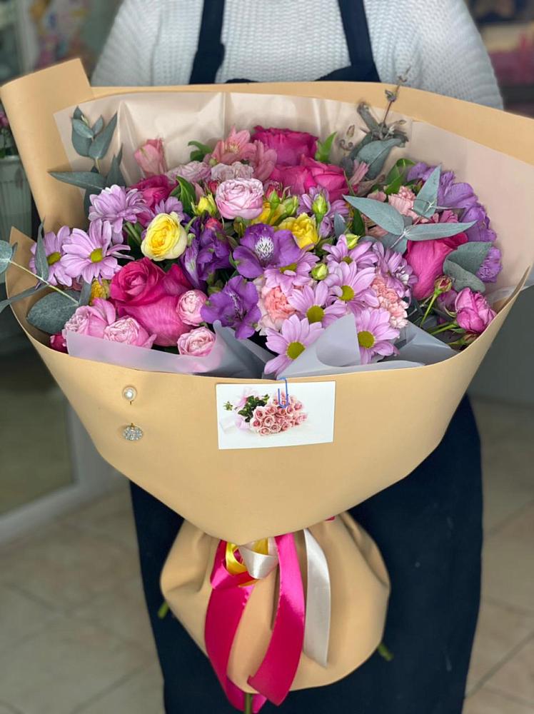 Букет цветов из: Хризантемы, Гвоздики и Альстромерии в Канаш