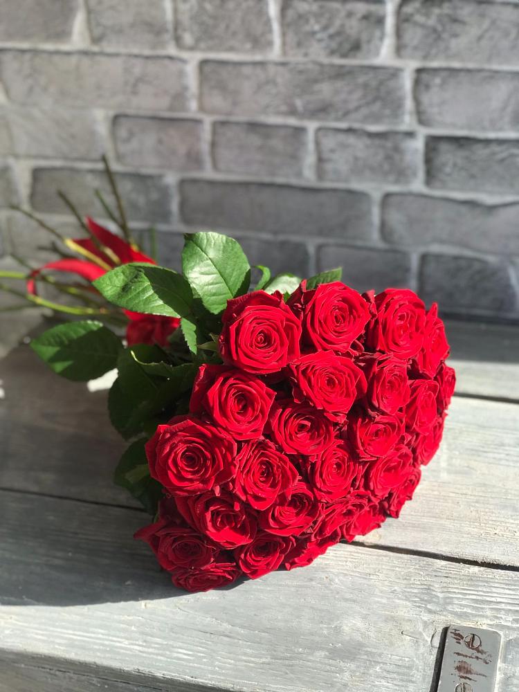 Букет Красные розы Фридом в Канаш