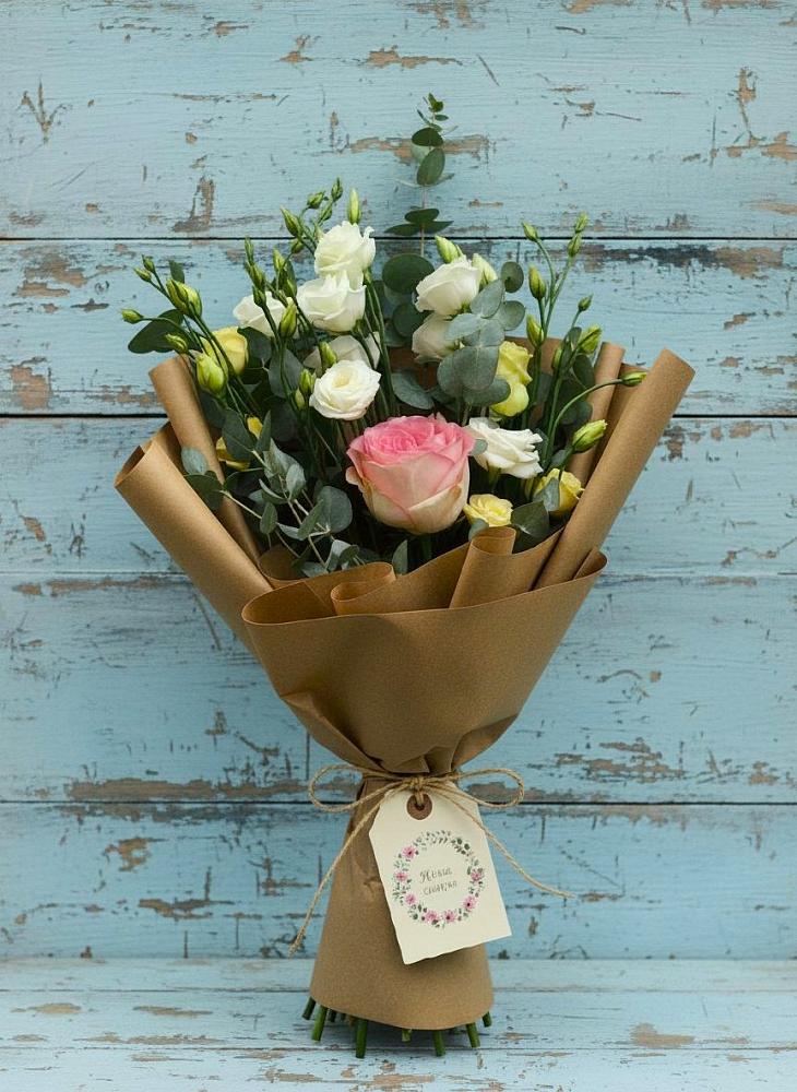 Букет цветов из: Розы и Лизиантусы в Канаш