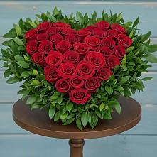 Цветочная композиция из Розы в виде сердца в Канаш