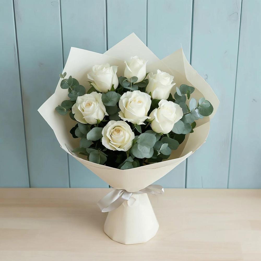 Букет Белые розы в Эвкалипте в Канаш
