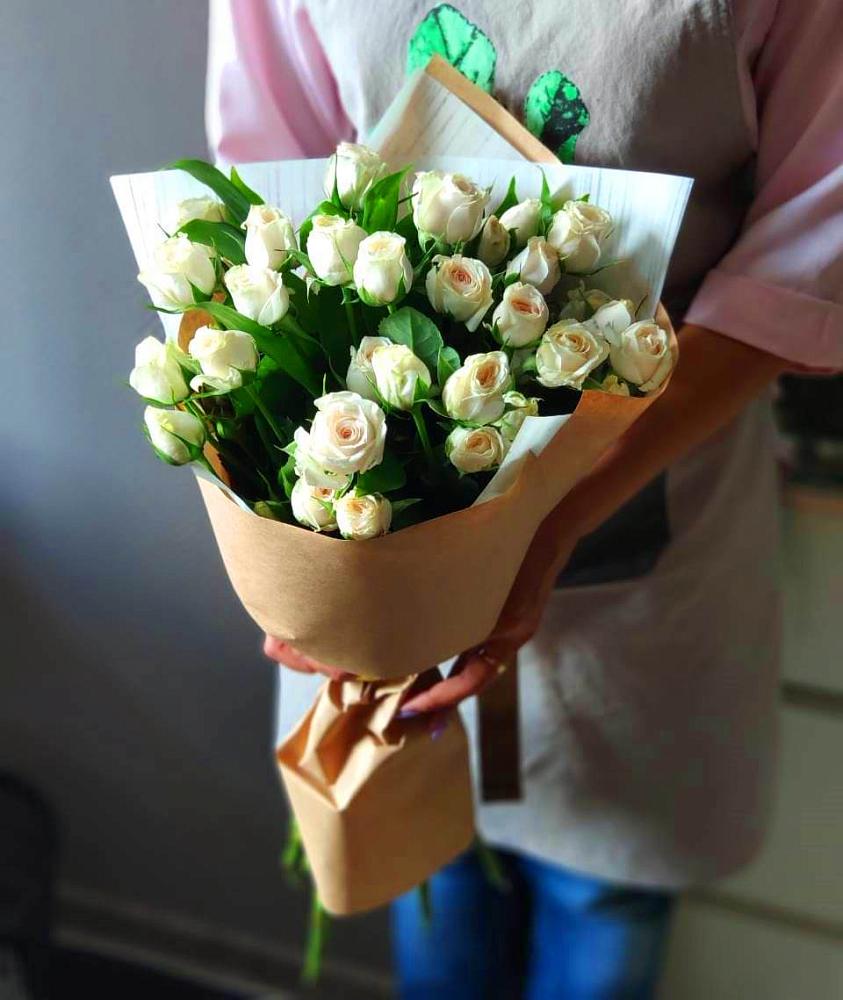 Букет цветов из: Розы в Канаш